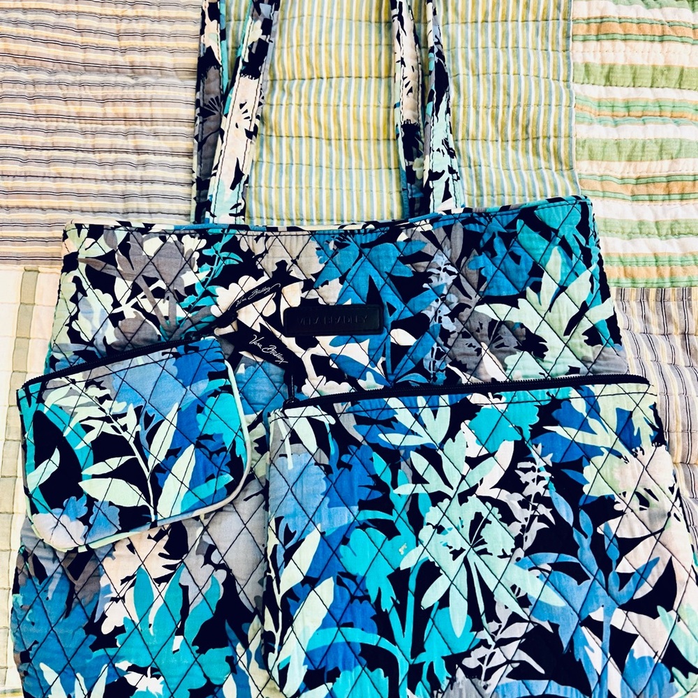 VERA BRADLEY Tote with 2 matching ZIPPER POUCHES (in CAMO FLORAL pattern)